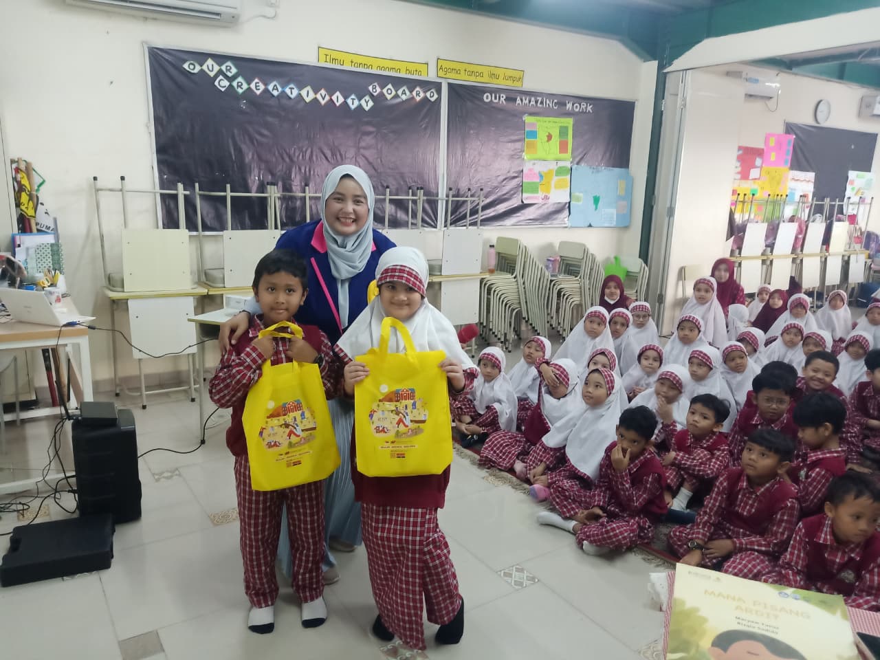 Wisata LiterAsyik Ke SDS IT Nurul Yaqin